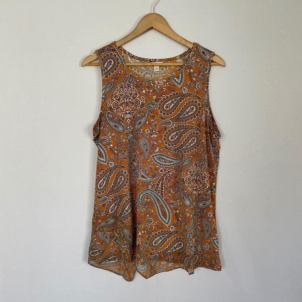 CATO Women’s Large Sleeveless Asymmetrical Hem Paisley Scoop Neck Top